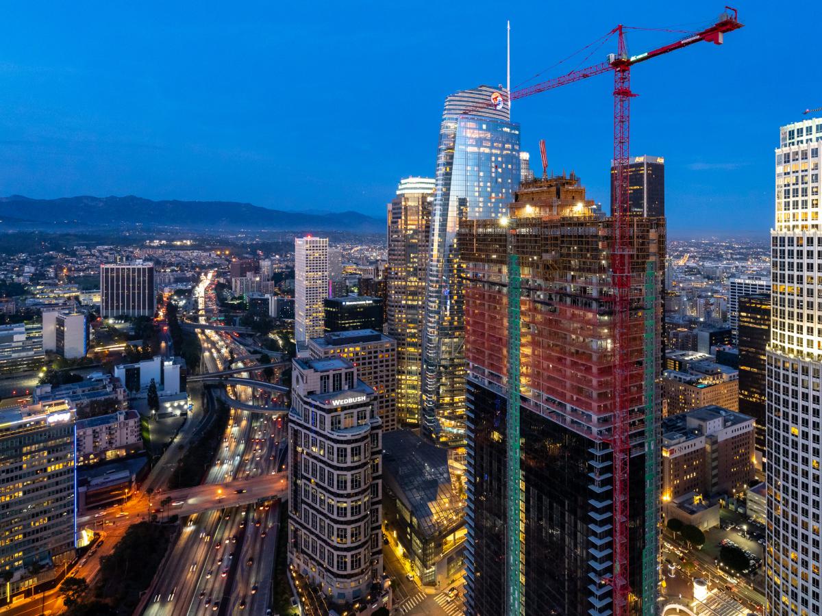 【翌日発送可能】 out tops tower apartment big Brookfield's in Los Downtown タンクトップ